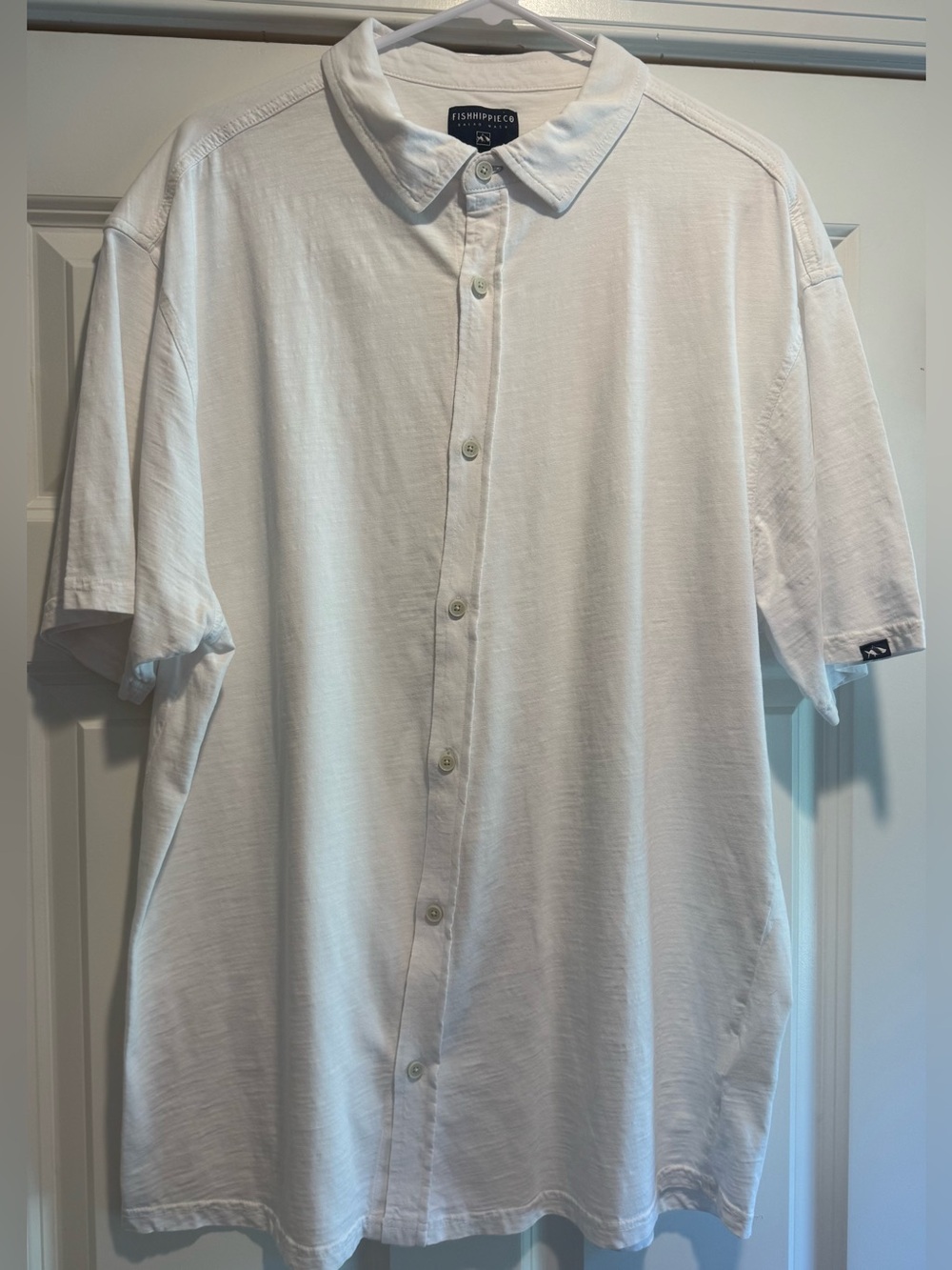 Fish Hippie Co. White Men's Short-Sleeve Casual Button-Down Shirt